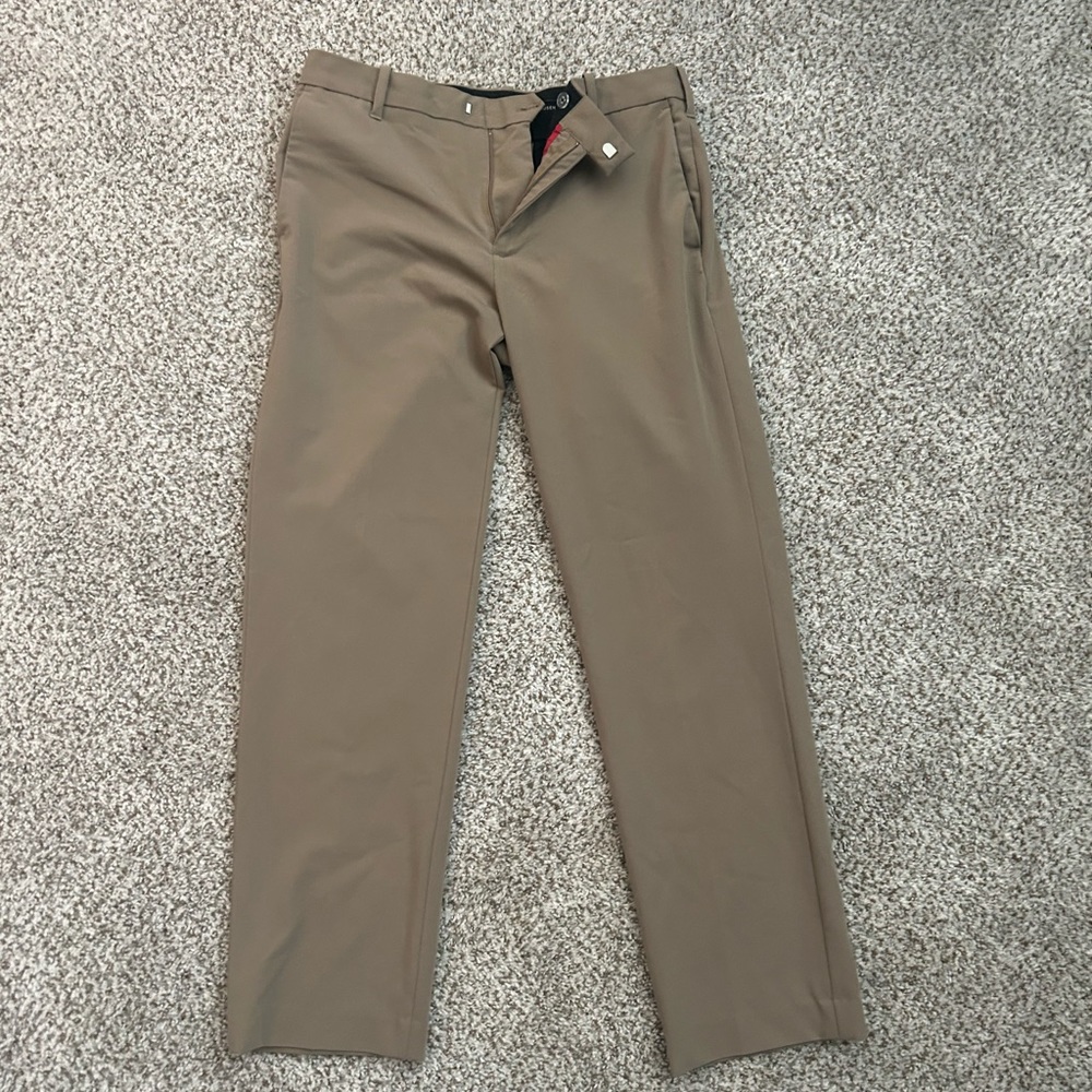Vanheusen Performance Khakis (Stretchy)